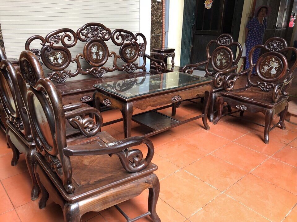 Nội Thất Việt Vượng - Địa Chỉ Thu Mua Bàn Ghế Thanh Lý Quận 2 Đáng Tin Cậy