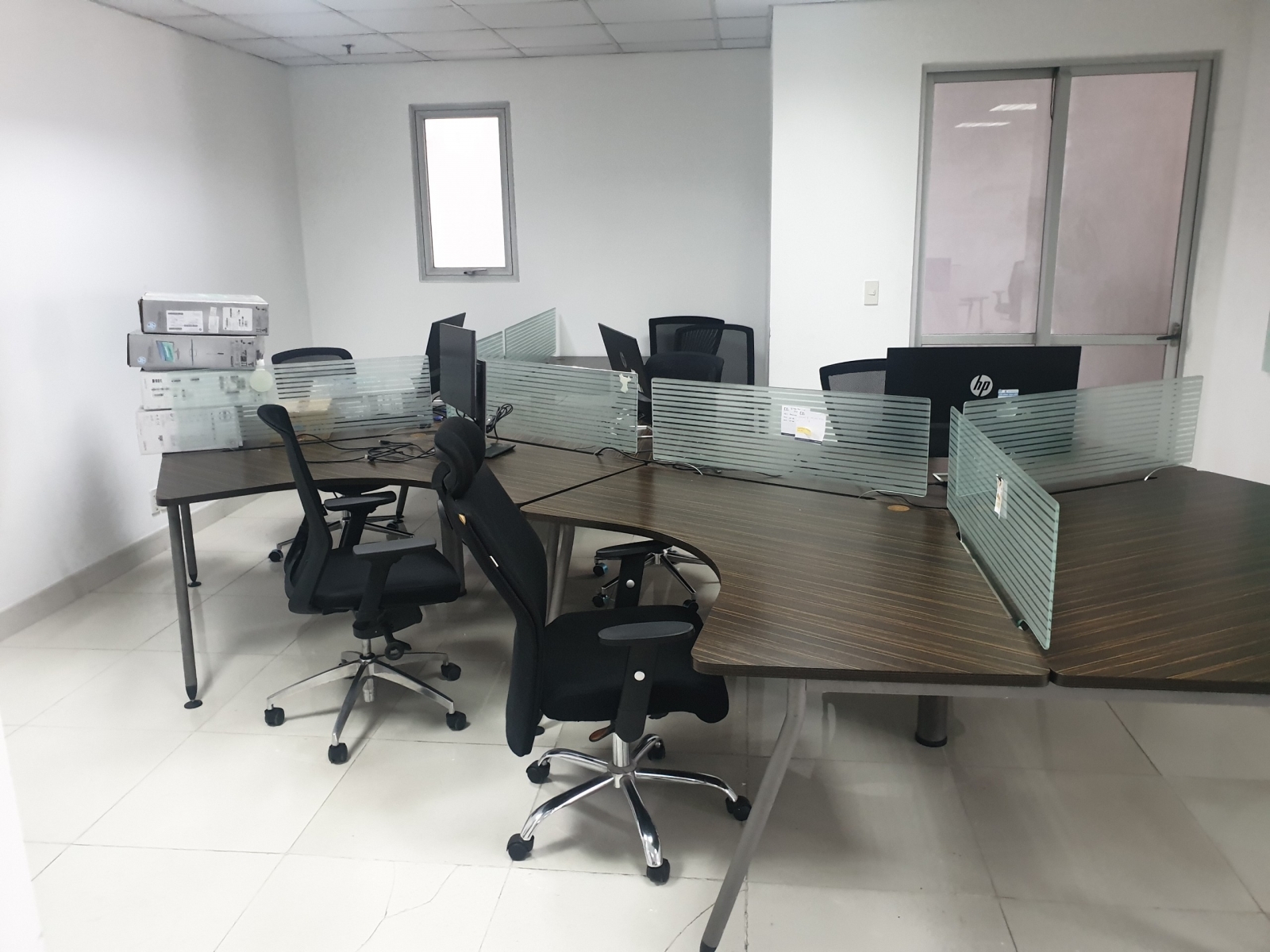 Nội Thất Việt Vượng - Thu Mua Bàn Ghế Thanh Lý Tại Quận 4 Giá Cao