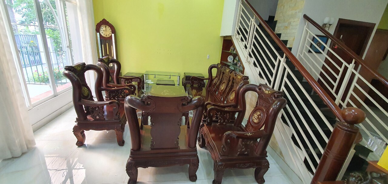 Thu Mua Bàn Ghế Cũ Quận 11 - Nội Thất Việt Vượng: Địa Chỉ Uy Tín, Giá Tốt Nhất