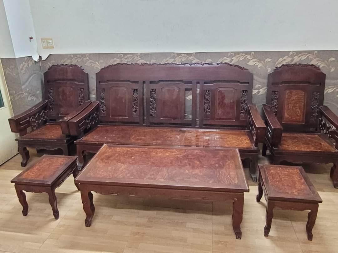 Thu Mua Bàn Ghế Cũ Quận Gò Vấp - Nhanh Chóng, Giá Cao Tại Nội Thất Việt Vượng